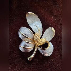 GUC Vintage Pastelli Leaf Pinecone Pin / Brooch